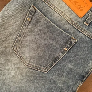 Gucci unisex blue jeans in denim di cotone Colore azzurro délavé Taglia 54 IT