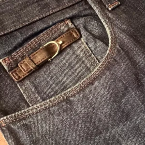 Gucci, blue jeans in denim di cotone Colore blu délavé Taglia 48 IT