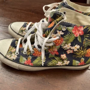 Converse, splendide sneakers floreali taglia 10,5 UK