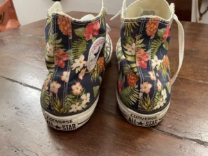 Converse, splendide sneakers floreali taglia 10,5 UK - immagine 3