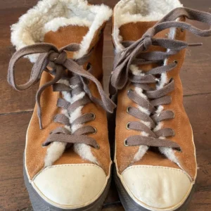 Converse, splendide sneakers scamosciate color senape taglia 11,5 UK