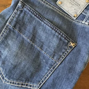 Tramarossa, blue jeans in denim di cotone+elastan Colore blu délavé Taglia W37