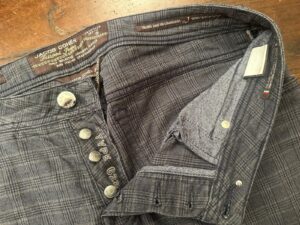 Jacob Cohen, pantaloni in caldo cotone Principe di Galles a fondo grigio W36 - immagine 3