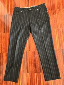 Jacob Cohen, pantaloni in pura lana Gessato nero con riga grigia Taglia W36 - immagine 7