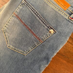 Tramarossa, blue jeans in denim di cotone+elastan Colore blu délavé Taglia W35