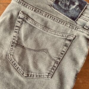 Jacob Cohen pantaloni in caldo cotone+elastan Colore grigio scuro Taglia W42